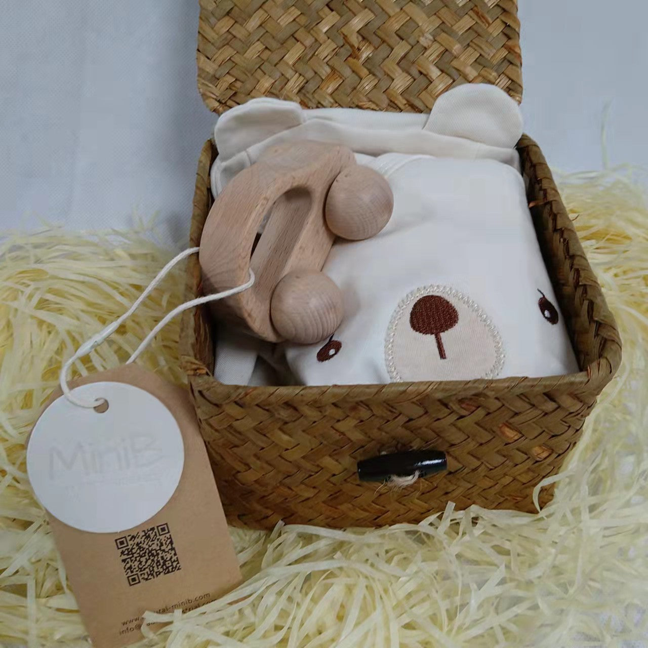 MiniB Organic Cotton Newborn 4pcs Basket Gift Set